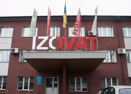 ofis kompanii izovat